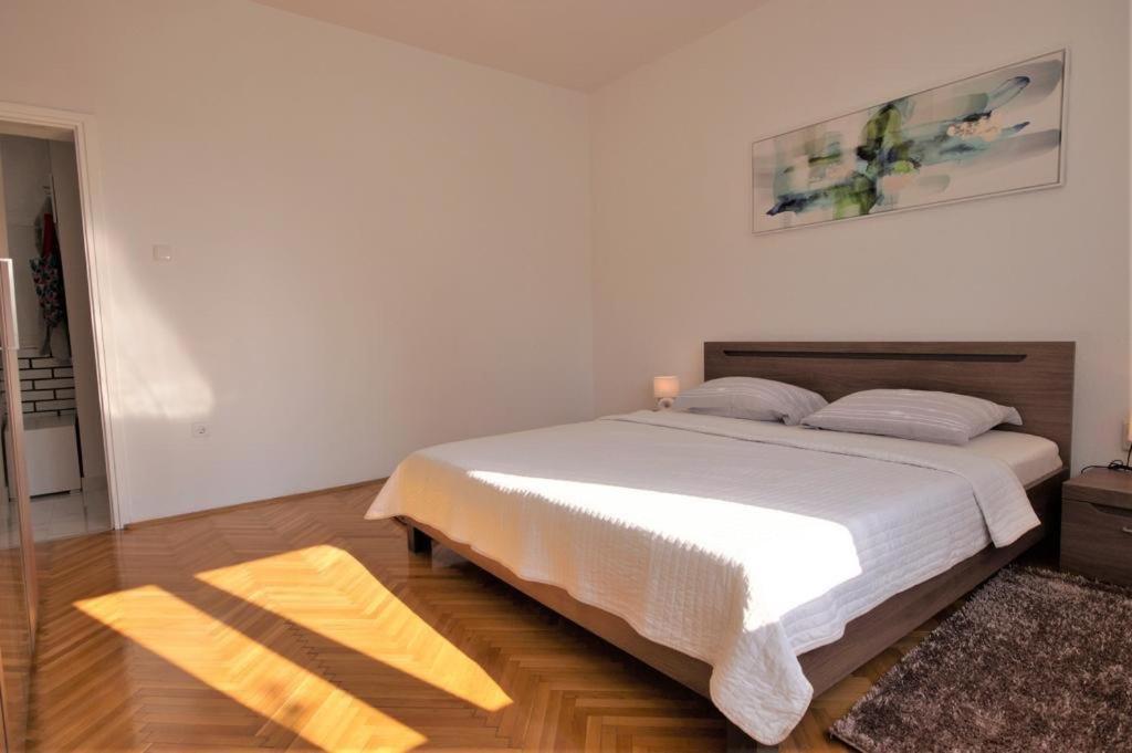 Apartment Deni Pula Exterior photo