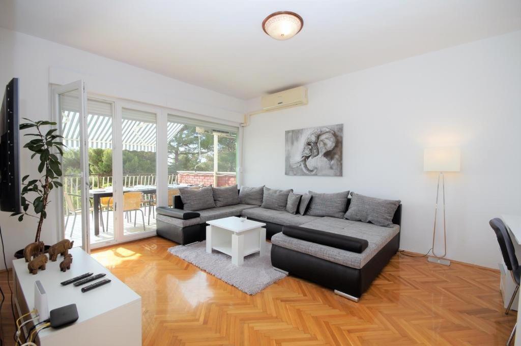 Apartment Deni Pula Exterior photo