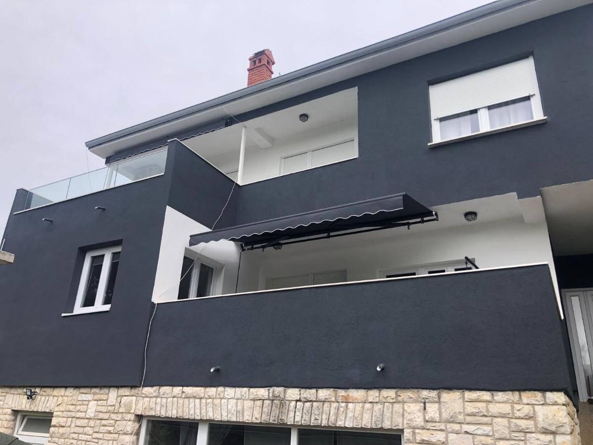 Apartment Deni Pula Exterior photo
