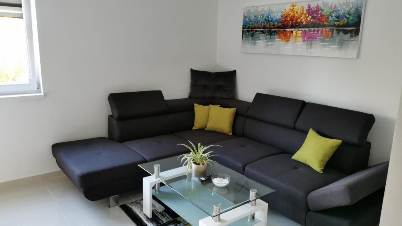Apartment Deni Pula Exterior photo